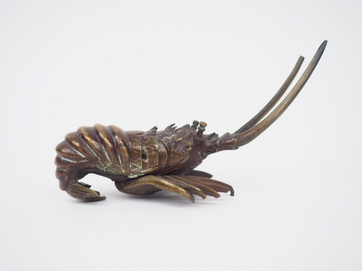 Sujet en bronze "Langouste". Japon, XIXème siècle. Long. 17 cm  (petit