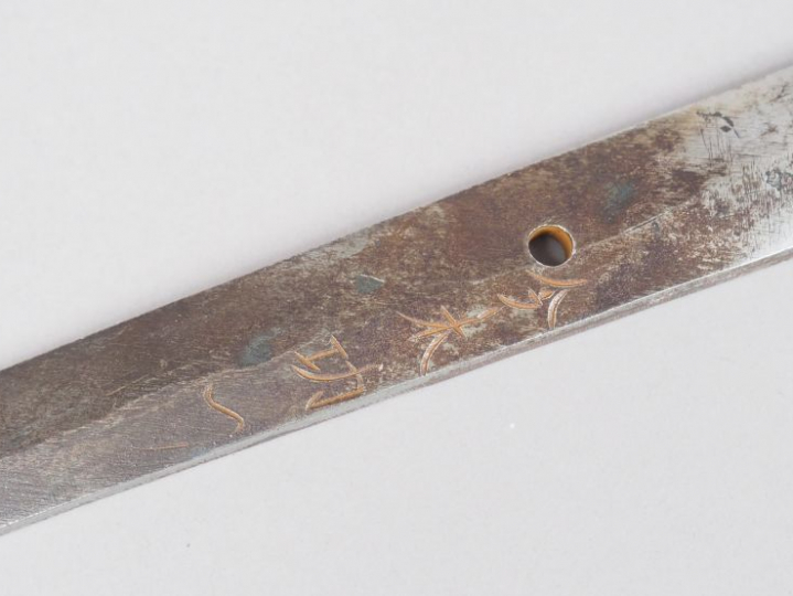 Lame de katana, de type shinogi-zukuri, à gunome hamon régulier et trè