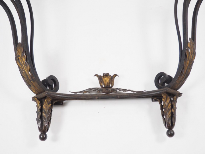 Console de style Transition Louis XV - Louis XVI en fer forgé et tôle,