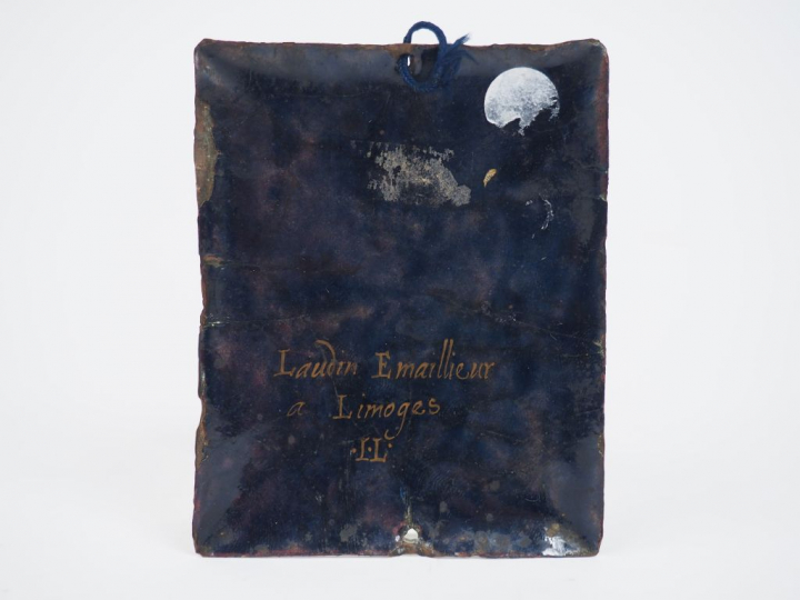 Plaque en émail peint polychrome représentant la Vierge en buste de pr