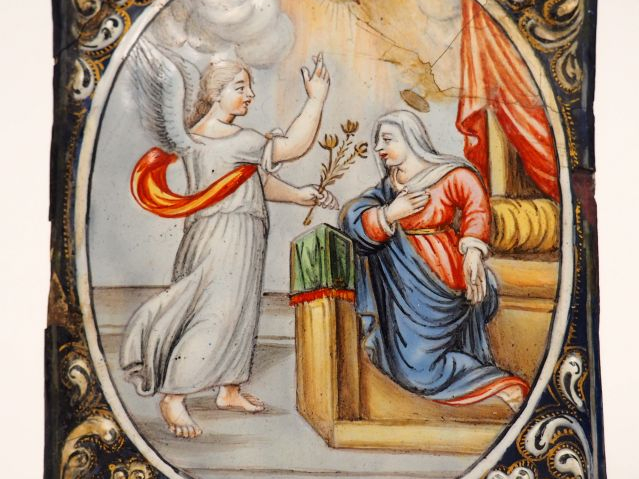 	Plaque en émail peint polychrome avec rehauts d’or représentant l’Ann