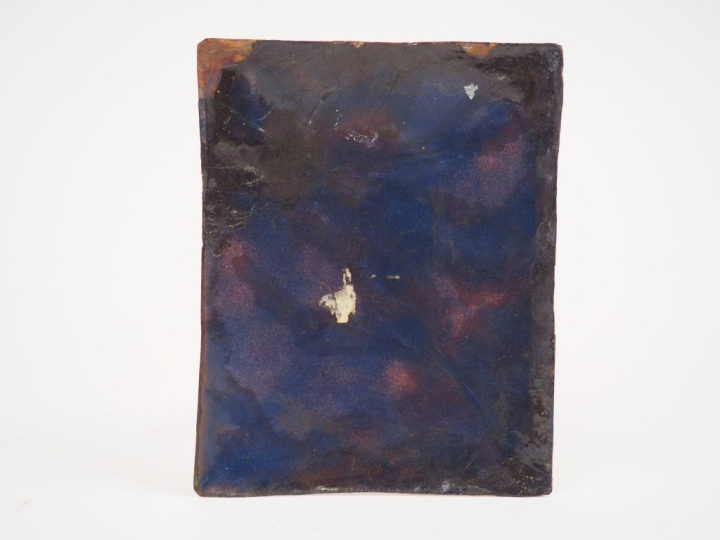 	Plaque en émail peint polychrome avec rehauts d’or représentant l’Ann