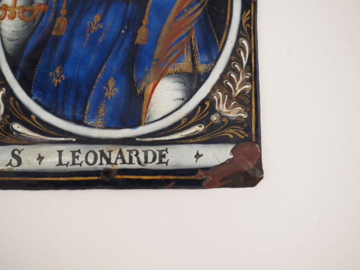 	Plaque en émail peint polychrome représentant saint Léonard dans un m