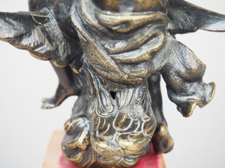 Jupiter chevauchant l’aigle en bronze à patine noire. XVIIème siècle. 