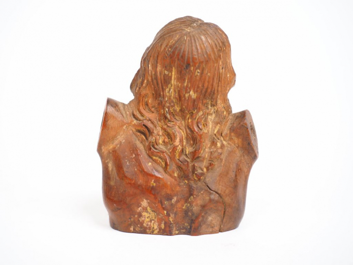 	Fragment de crucifix XVIIème en buis.  H. 7 cm