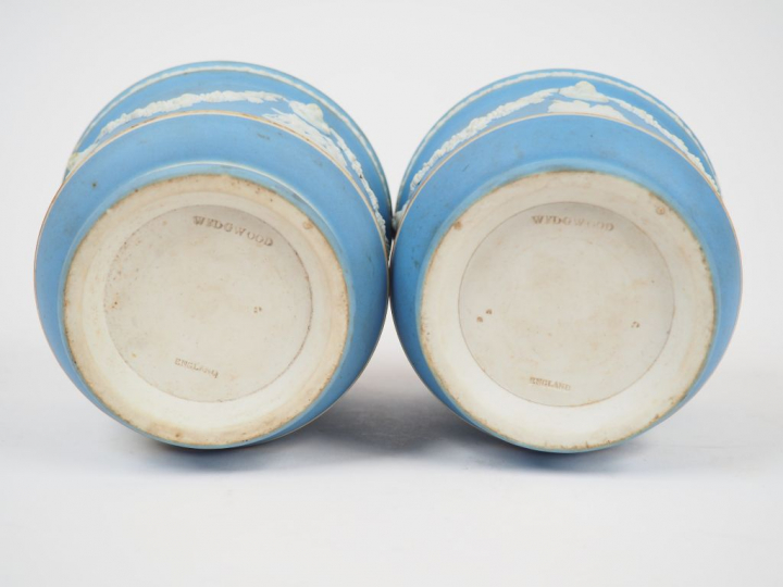 Paire de cache-pots en Wedgwood. H. 9 cm