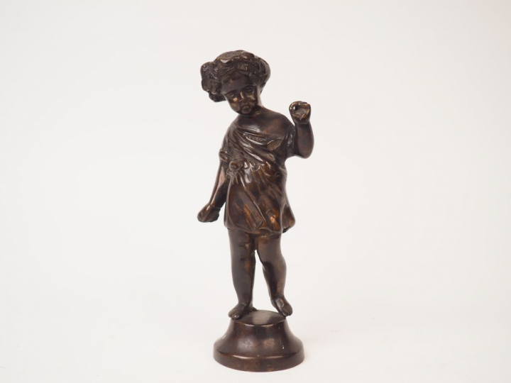 "Bacchus enfant" Sujet en bronze à patine brune.  H. 23 cm (manque)