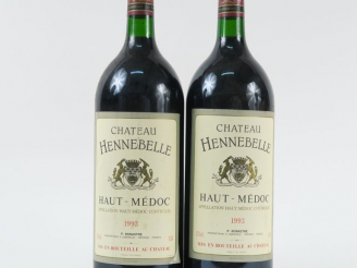 Vente aux enchères 2 MAGNUMS CHÂTEAU HENNEBELLE HAUT MEDOC - 1993