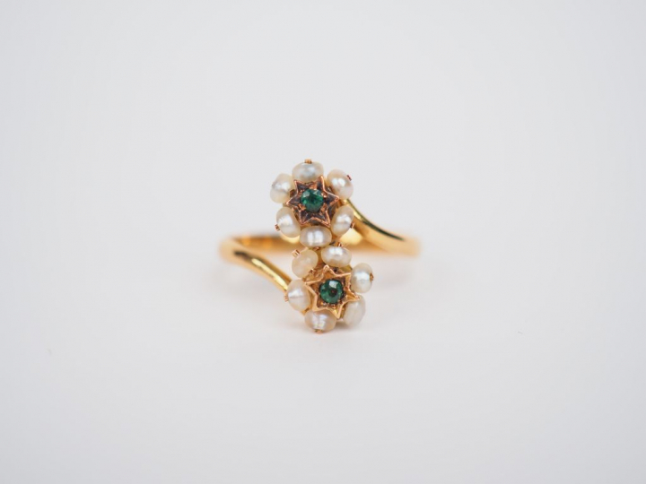 Bague "Toi   Moi" en or jaune, à décor de deux marguerites ornées d'un