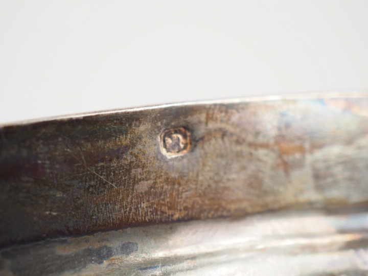 Saucière de style Louis XV en argent, poinçon Minerve, modèle coquille