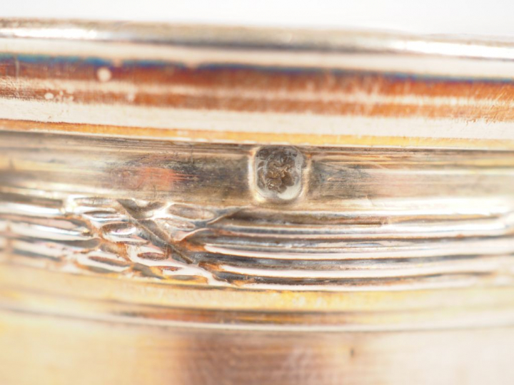 Trois différentes timbales en argent, poinçon Minerve.  H. 6 cm et 7,5