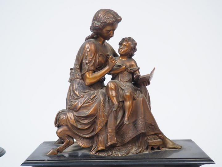 Garniture de cheminée Napoléon III en bronze à patine médaille et marb