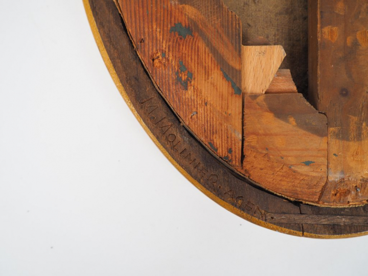 Ecole française fin XVIIIème. 'Portrait de jeune homme en médaillon'. 