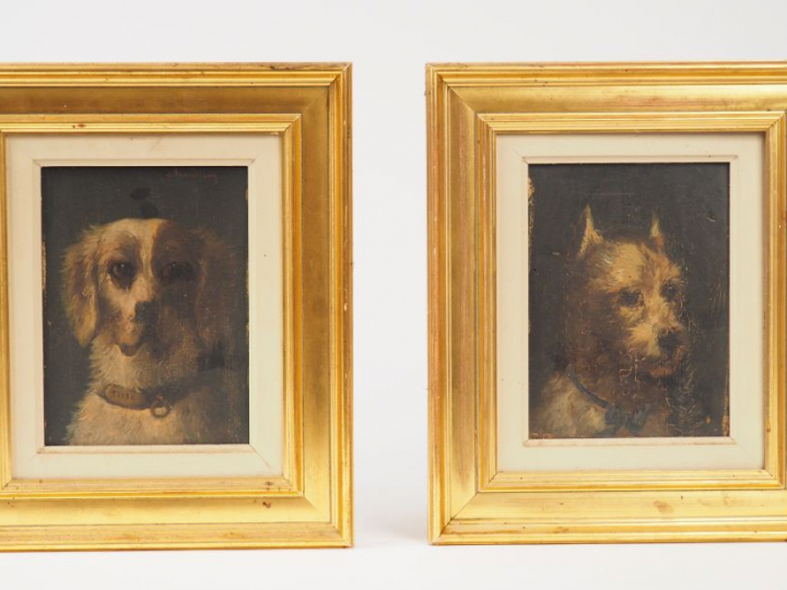 Ecole française XIXème. 'Portraits de chiens'. Paire d'huiles sur pann