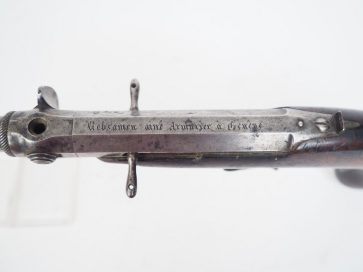 Curieux et intéressant pistolet à percussion axiale en calibre 4,5 mm 