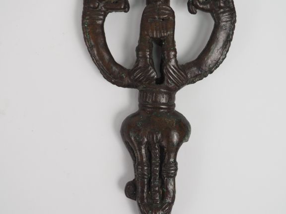 Idole tubulaire en bronze du Luristan. VIII-VIIe siècle av. J.-C.  H. 