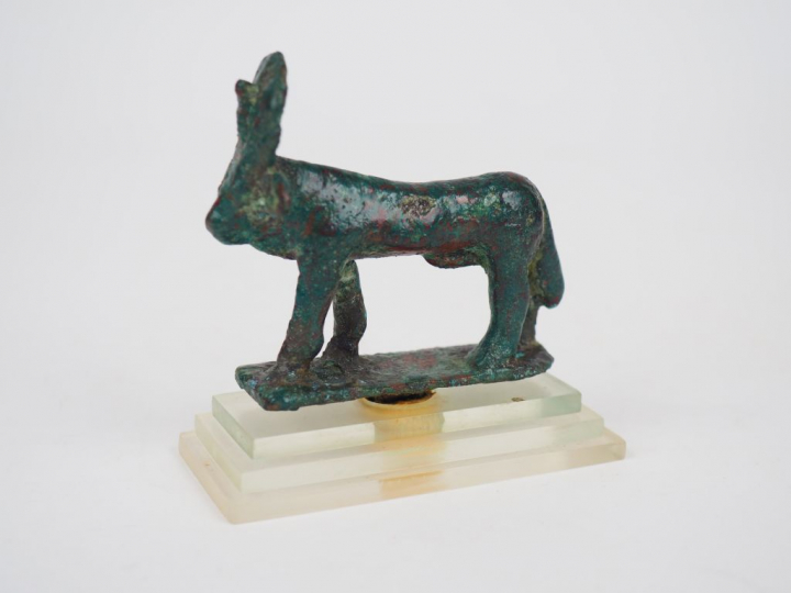 Taureau Apis en bronze. Egypte. Basse Epoque (664-332 av. J.-C.). Dim.