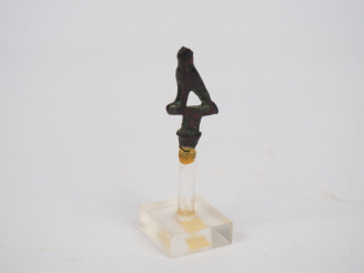 Vente aux enchères Faucon Horus en bronze. Egypte. Basse Epoque ou période ptolémaïque. H
