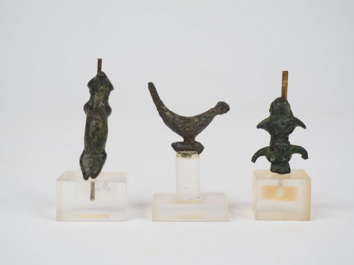 Lot d’animaux et décor végétal en bronze. Période romaine ou antérieur