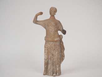 Vente aux enchères Importante figurine d’Aphrodite en terre cuite, d’après la célèbre sta