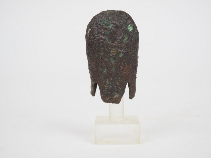 Lot de deux objets antiques en bronze.  H. : 7 cm et 5.4 cm