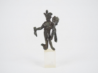 Vente aux enchères Statuette en bronze du dieu Hermès. Ier-IIIe s. apr. J.-C. H. : 7.4 cm
