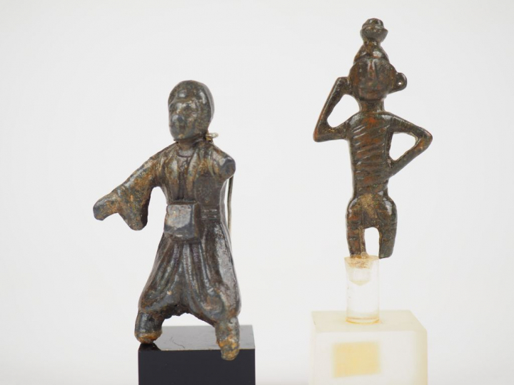 Lot de 9 statuettes en bronze dont idoles du Luristan, amulette égypti
