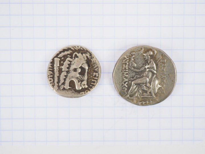 Deux monnaies en argent (reproductions ?) dont Thrace. Tétradrachme d’