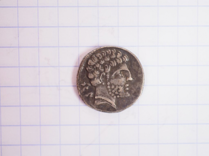 Celtibères. Osca. Drachme d’argent. 204-154 av. J.-C. A/ Tête barbue à