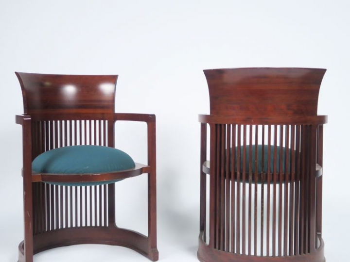 FRANK LLOYD WRIGHT  Paire de chaises 606 Barrell Edition Cassina signé