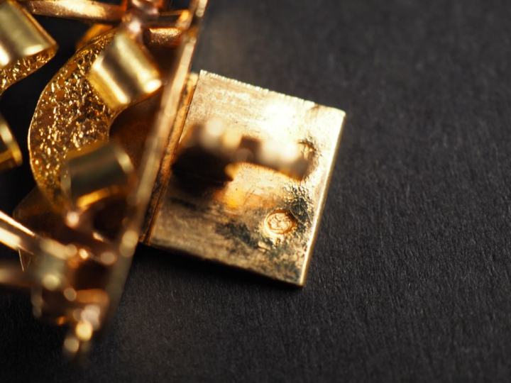 Bracelet articulé en or jaune.  Long. 20 cm Poids. 42,14 g