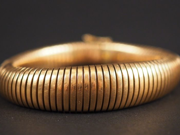 Bracelet souple en or jaune, maille tube. Long.17 cm Poids. 35,80 g