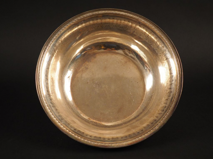 Basssin Empire en argent, poinçon au Coq, à décor de frises de feuilla