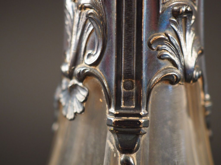 Aiguière de style Louis XV en cristal et argent, poinçon Minerve, à dé