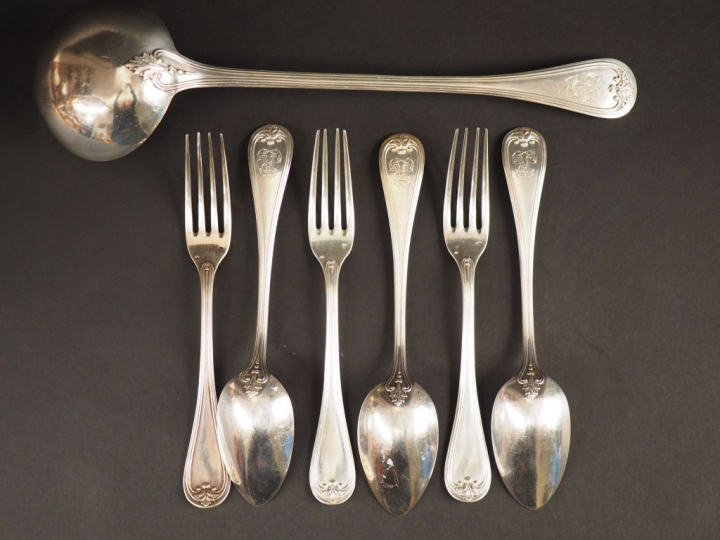 Trois grands couverts et une louche en argent, poinçon Minerve, modèle