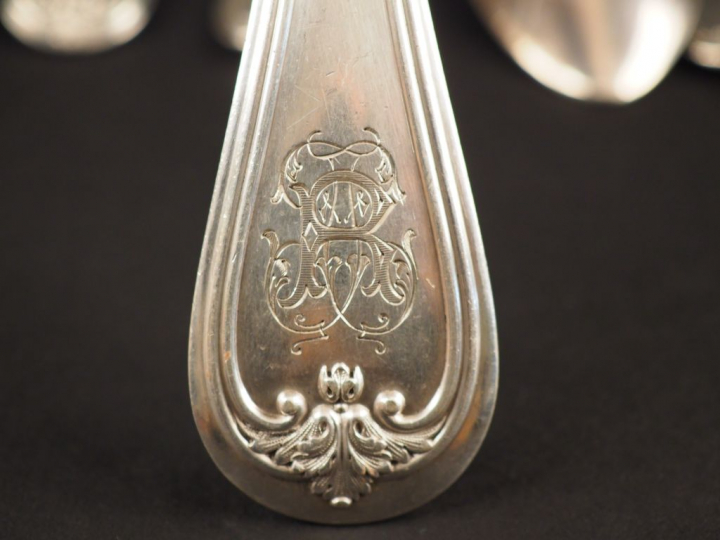 Trois grands couverts et une louche en argent, poinçon Minerve, modèle