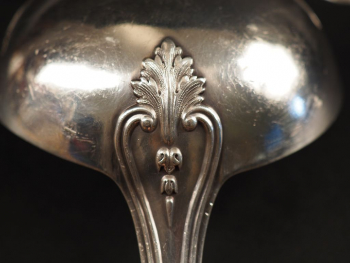 Trois grands couverts et une louche en argent, poinçon Minerve, modèle