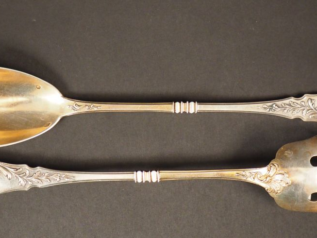 Couvert à servir la salade en argent, poinçon Minerve. Poids. 149 g