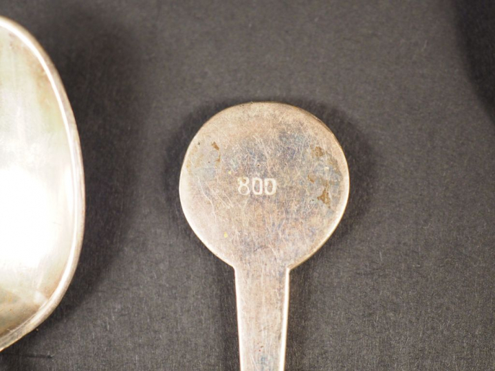 Paire de salerons de style Louis XVI en argent, poinçon Minerve, à déc