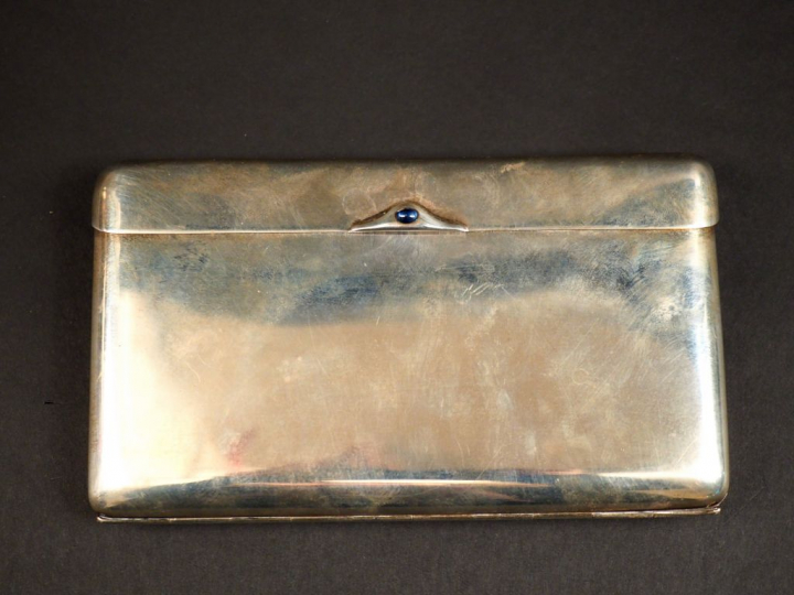 Grand étui en argent anglais.  9 x 16 cm Poids. 296 g