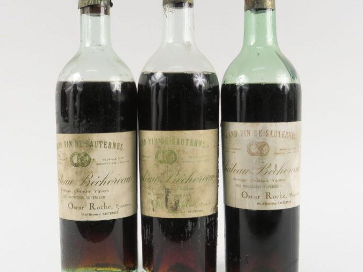 3 VIEILLES BOUTEILLES CHÂTEAU BÈCHEREAU SAUTERNES - VIDANGE/CAPSULE AB