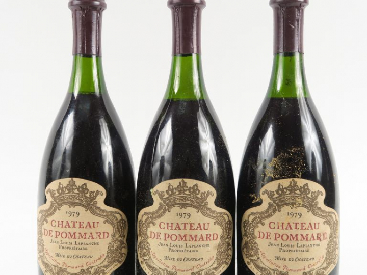 3 BOUTEILLES CHÂTEAU DE POMMARD - 1979 - 3,5 CM/3,5 CM/4 CM