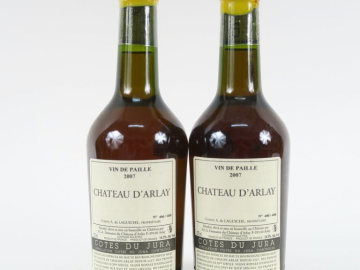 2 BOUTEILLES (37,5 cl) VIN DE PAILLE CHÂTEAU D'ARLAY COMTE A. de LAGUI