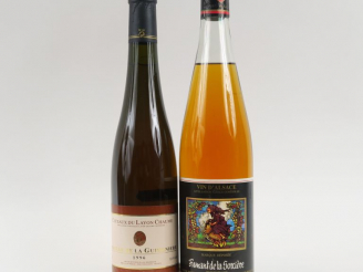 Vente aux enchères 2 BOUTEILLES : 1 COTEAUX DU LAYON CHAUME CHÂTEAU DE LA GUIMONIÈRE 1996