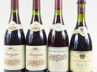 Vente aux enchères 4 BOUTEILLES : 2 MORGON 1998 - 1 BROUILLY 1998 - 1 CÔTES DU RHÔNE 1999