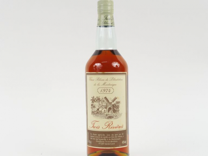 1 BOUTEILLE RHUM TROIS RIVIERES 45° - 1974