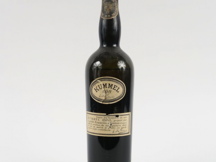 1 BOUTEILLE KUMMEL 000