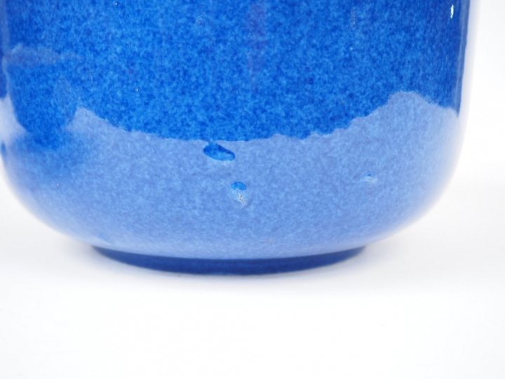 Coupe couverte en porcelaine émaillée bleu poudrée.  Chine, fin du XIX