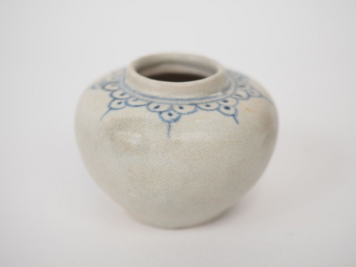 Ensemble de dix coupes céladon, famille verte ou bleu blanc. Chine du 