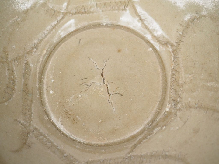 Ensemble comprenant quatorze coupes et coupes sur pied dans le style d